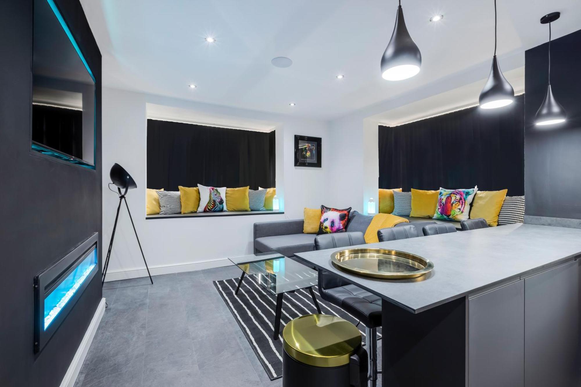 Two Bed Modern Apartment 5Min Walk To Town Centre With Free Parking ! Under New Management Blackpool Bagian luar foto