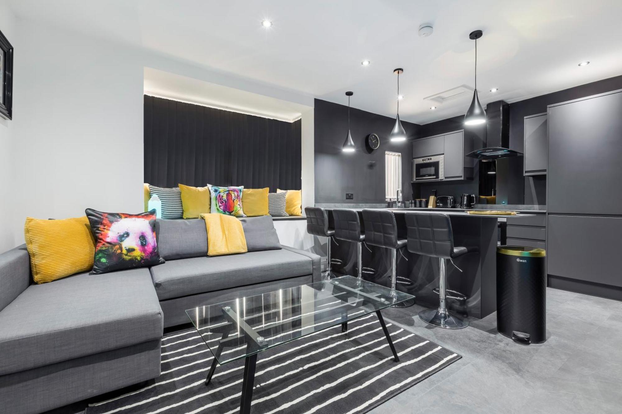 Two Bed Modern Apartment 5Min Walk To Town Centre With Free Parking ! Under New Management Blackpool Bagian luar foto