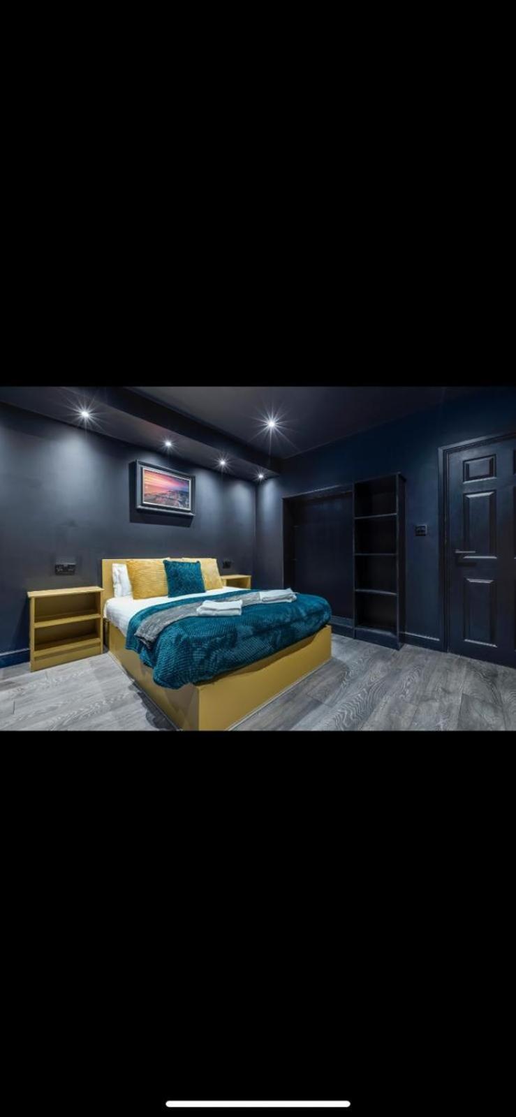 Two Bed Modern Apartment 5Min Walk To Town Centre With Free Parking ! Under New Management Blackpool Bagian luar foto